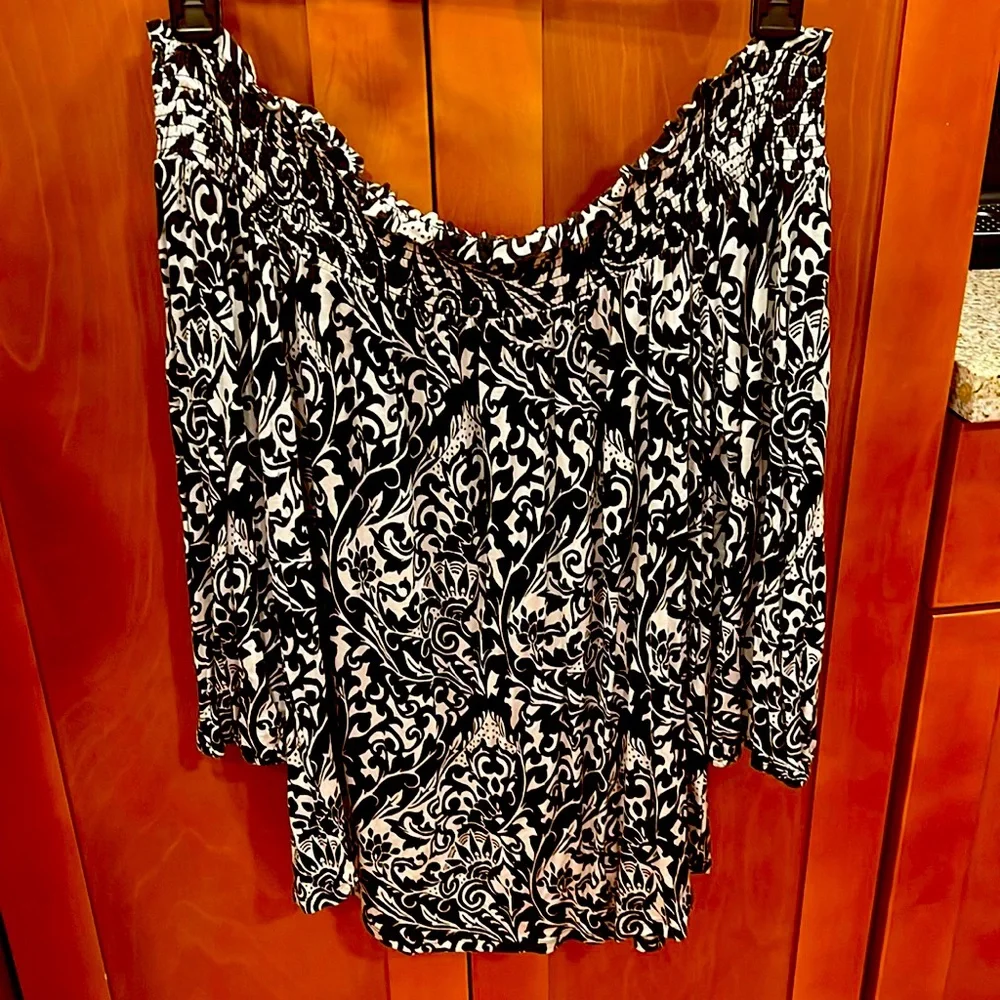 Off The Shoulder Blouse- Long Sleeve- Large- Black & Cream - Picture 1 of 4